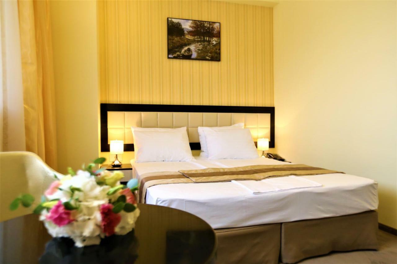 Best Western Plus Briston Otopeni Exterior foto