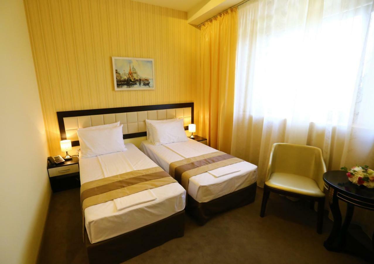 Best Western Plus Briston Otopeni Quarto foto